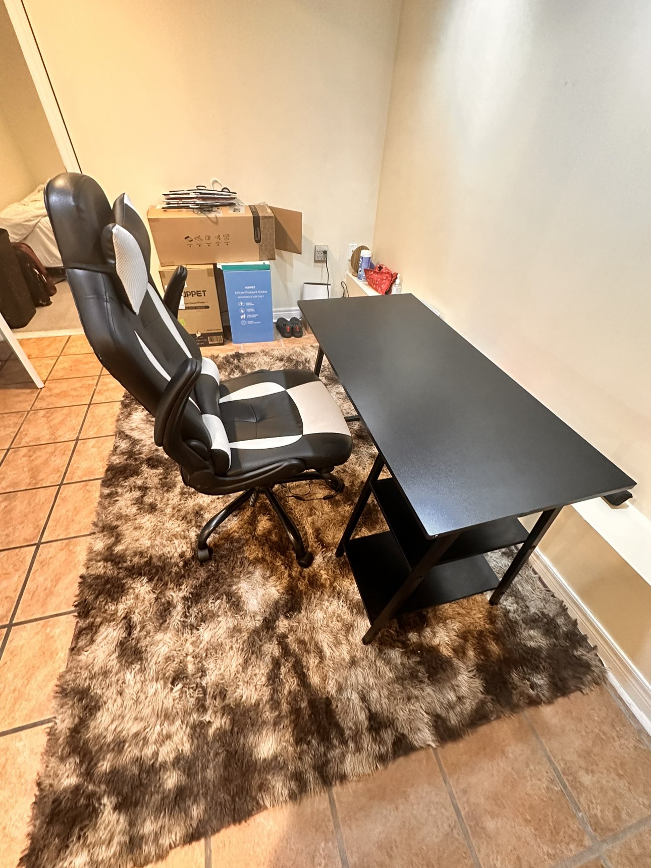 Office desk and Chair