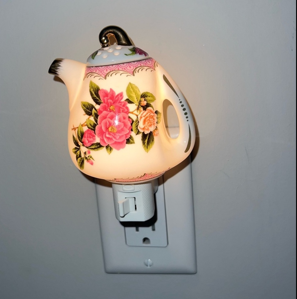 Adeline collection tea set night light 2 in 1