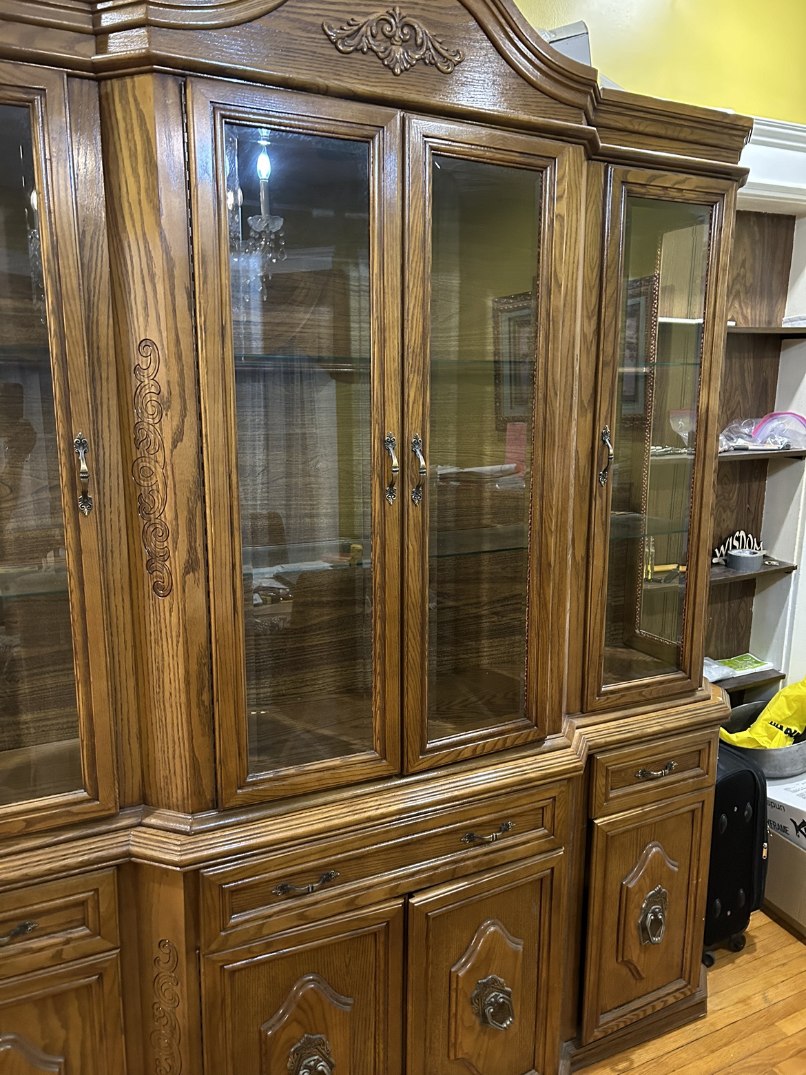 Free glass cabinet - photo 2