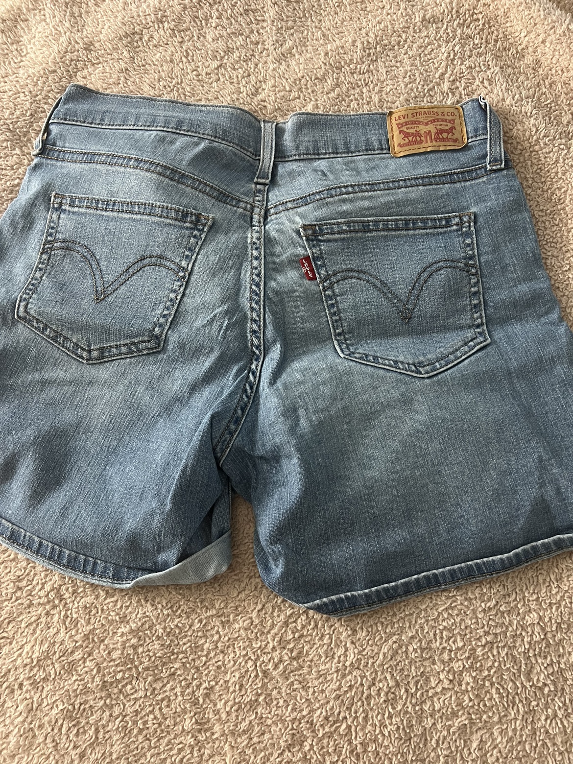 Levi’s short thumbnail