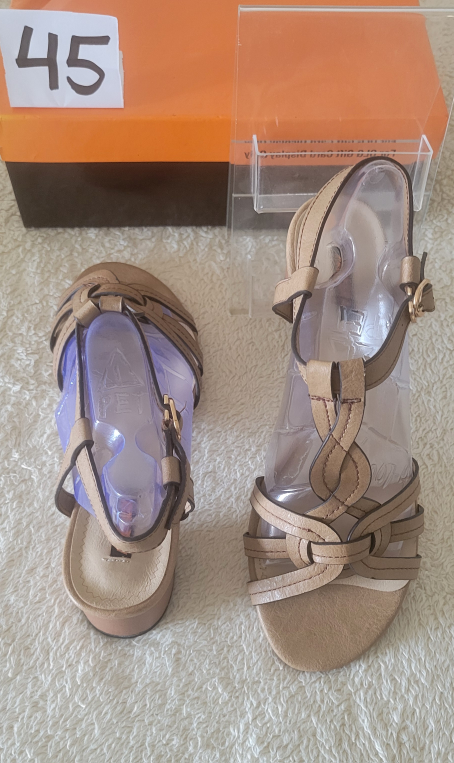 Women's Comfortable Sandals/ Esmeralda Women's Sandals image indicator(2)