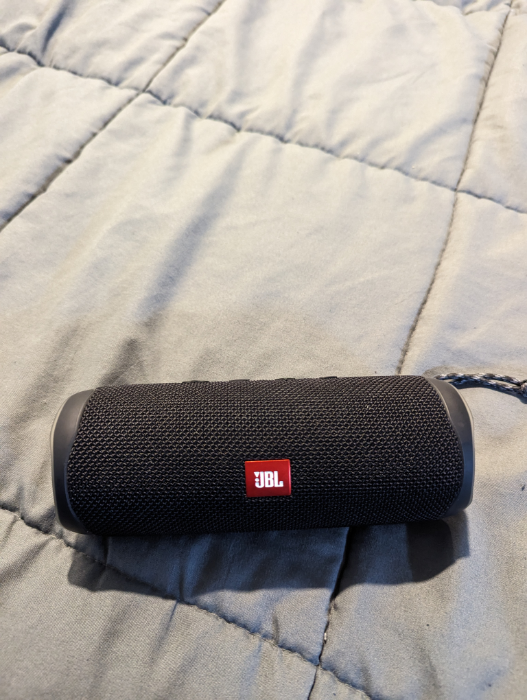 JBL FLIP 5 BARELY USED