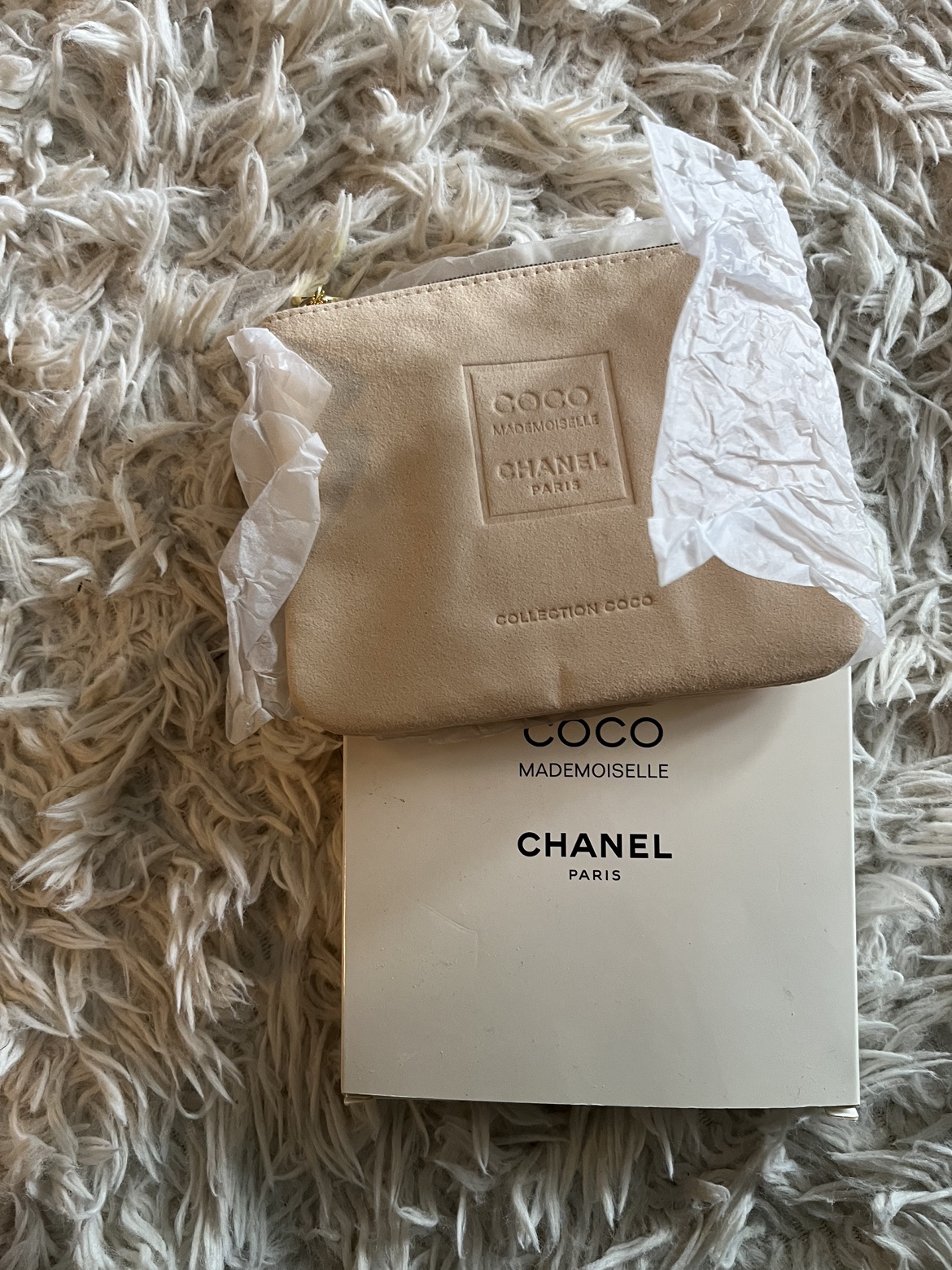 CHANEL Pouch - photo 2