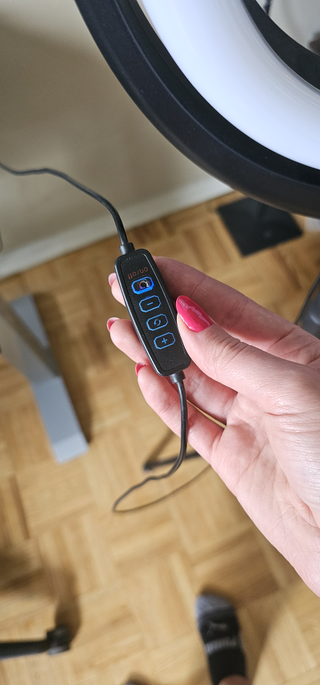 Taotronics Selfie Ring Light with Height Adjustable Tripod Stand image indicator(3)