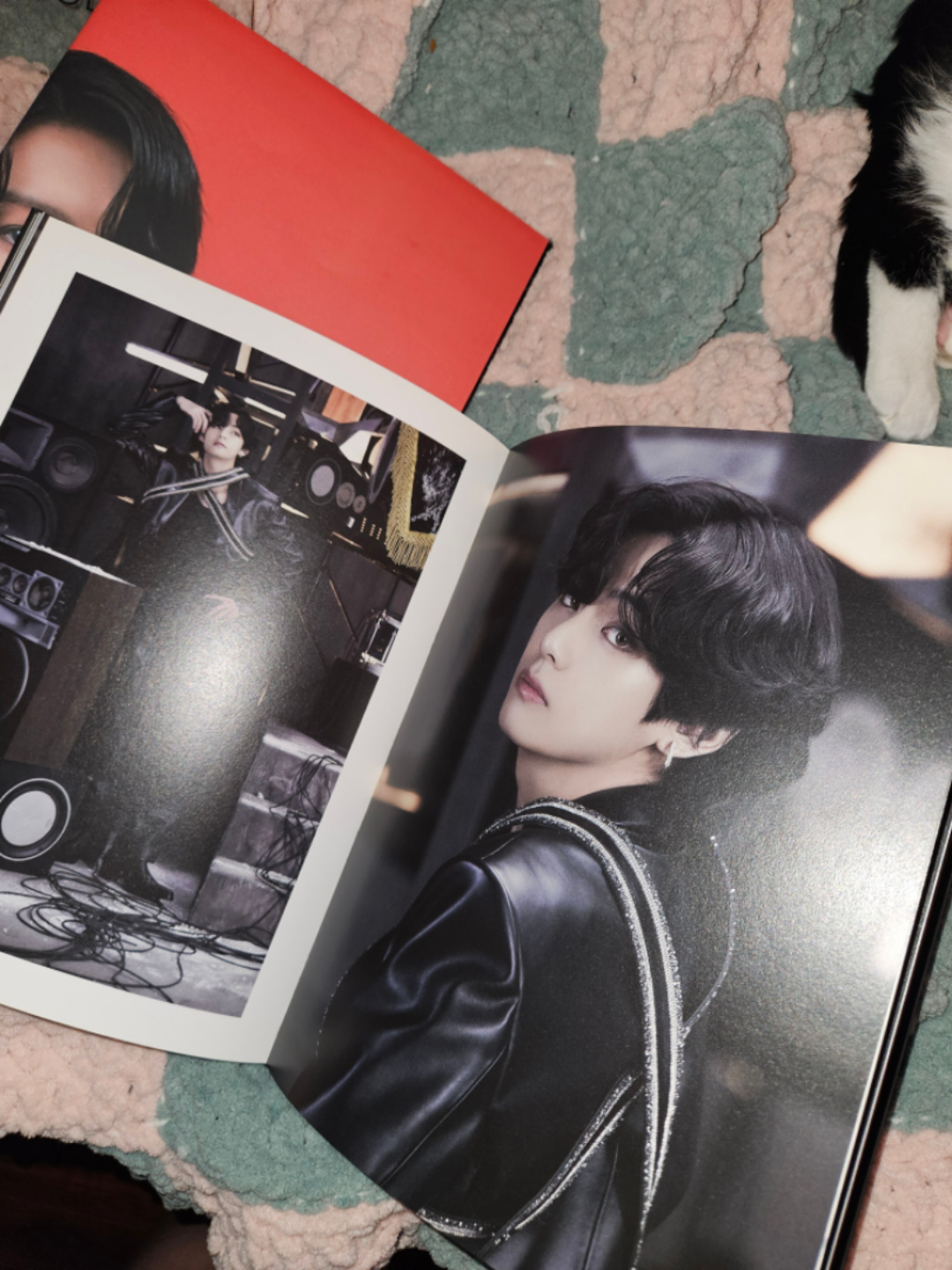 BTS Map of the Soul ON:E concept photobook! image indicator(3)