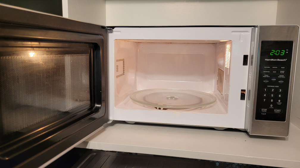 Hamilton Beach Microwave - photo 2
