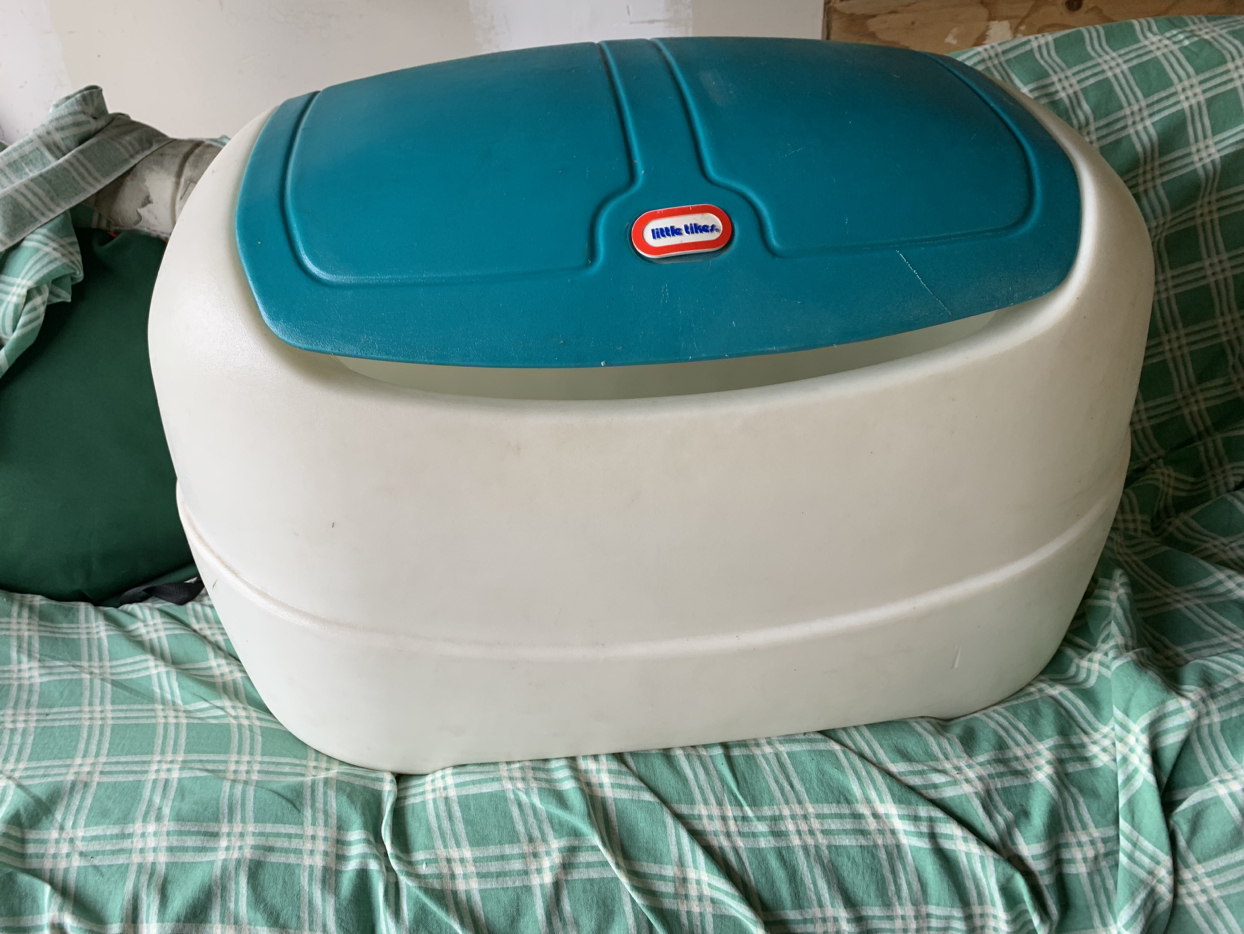 Little tiles toy chest