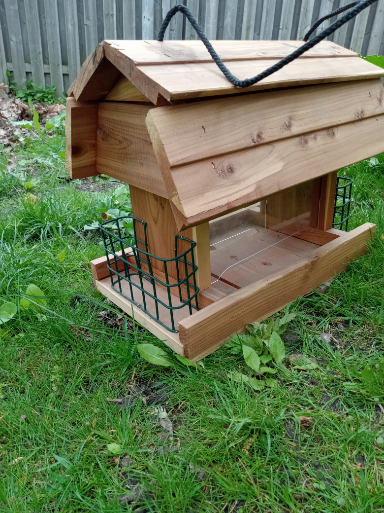 Nice Wood Bird Feeder image indicator(2)