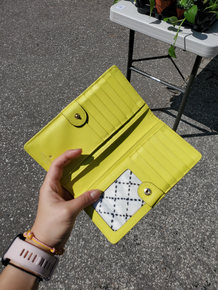 kate spade wallet image indicator(2)