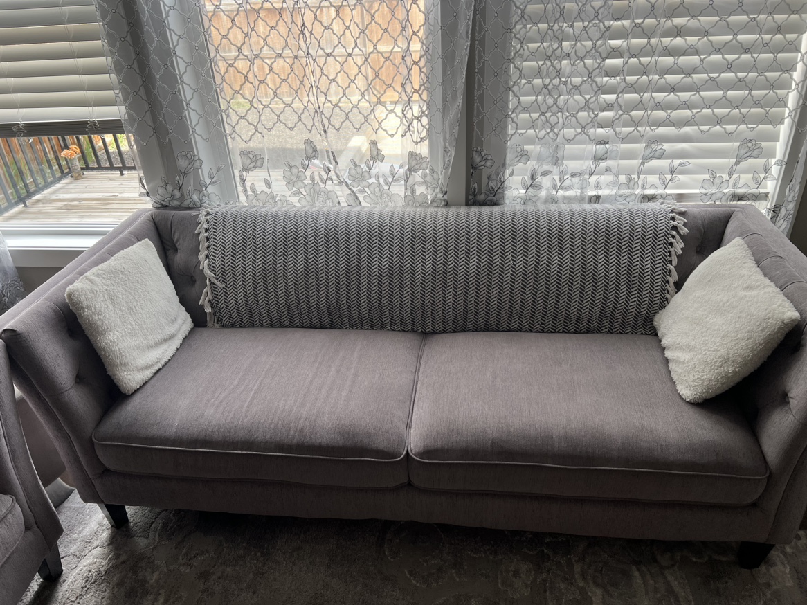 Couch - photo 2