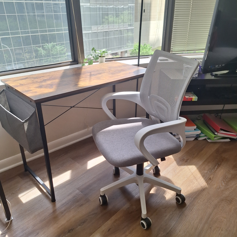 Desk chair