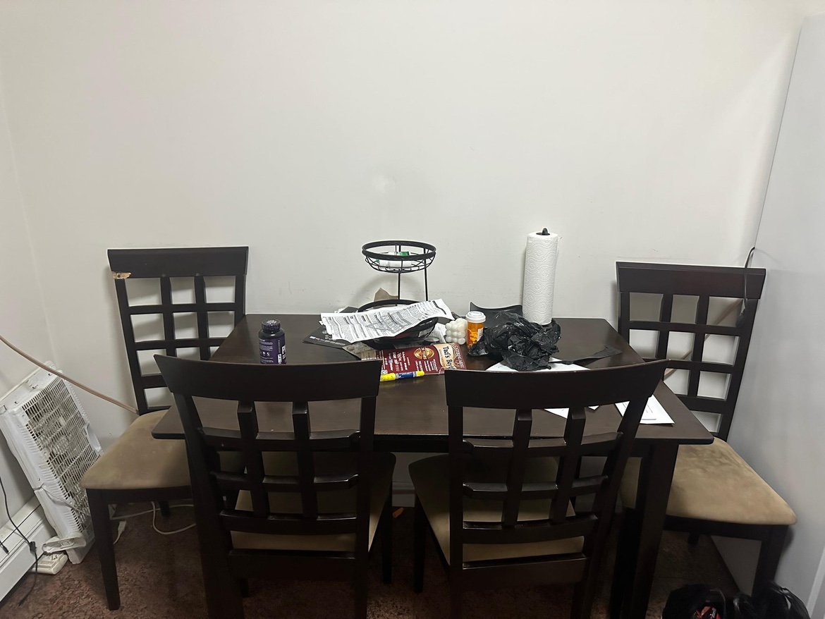 selling table and chairs