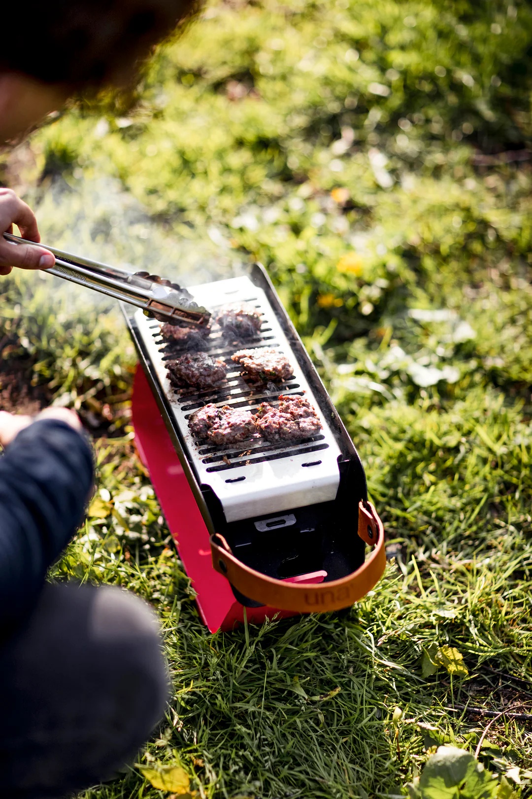 Portable charcoal grill to carry anywhere - photo 3