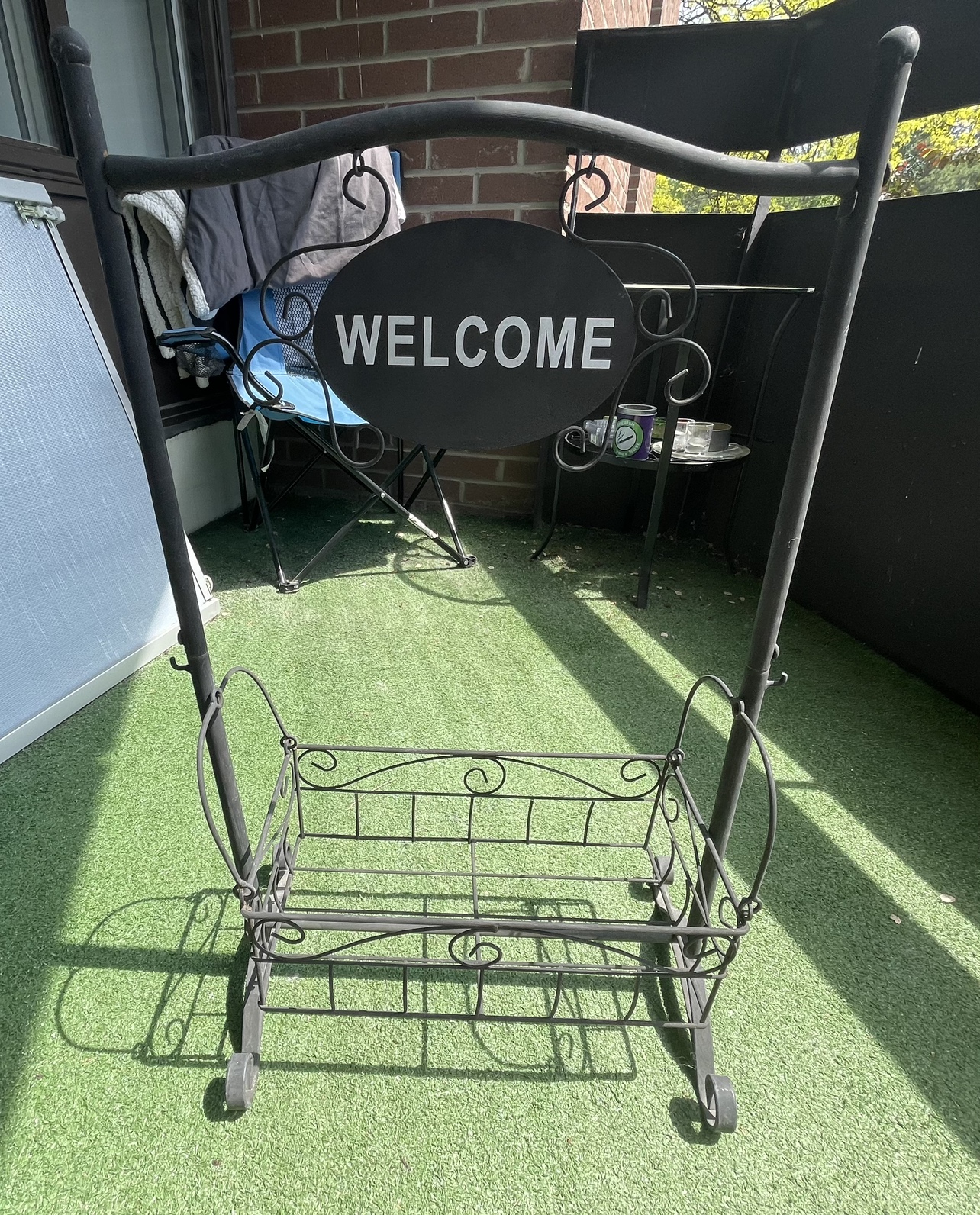 Metal Welcome Rack With Hanging Basket image indicator(2)
