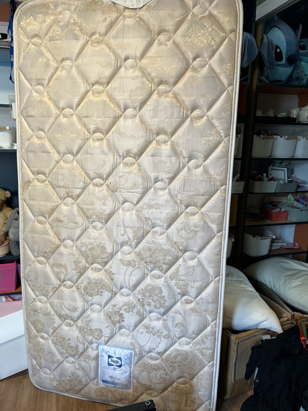 Twin Sealy Mattress & Ikea bedframe image indicator(4)