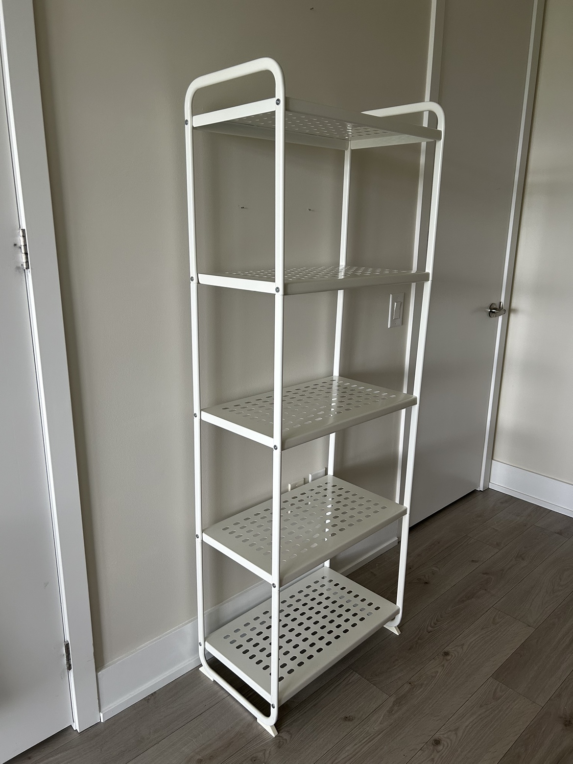 Bookshelf - photo 2