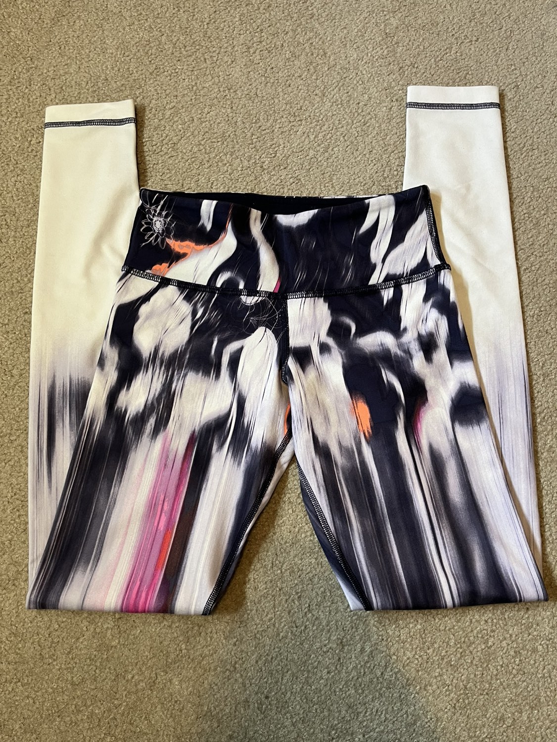Lululemon Clothes Size 4 - photo 2