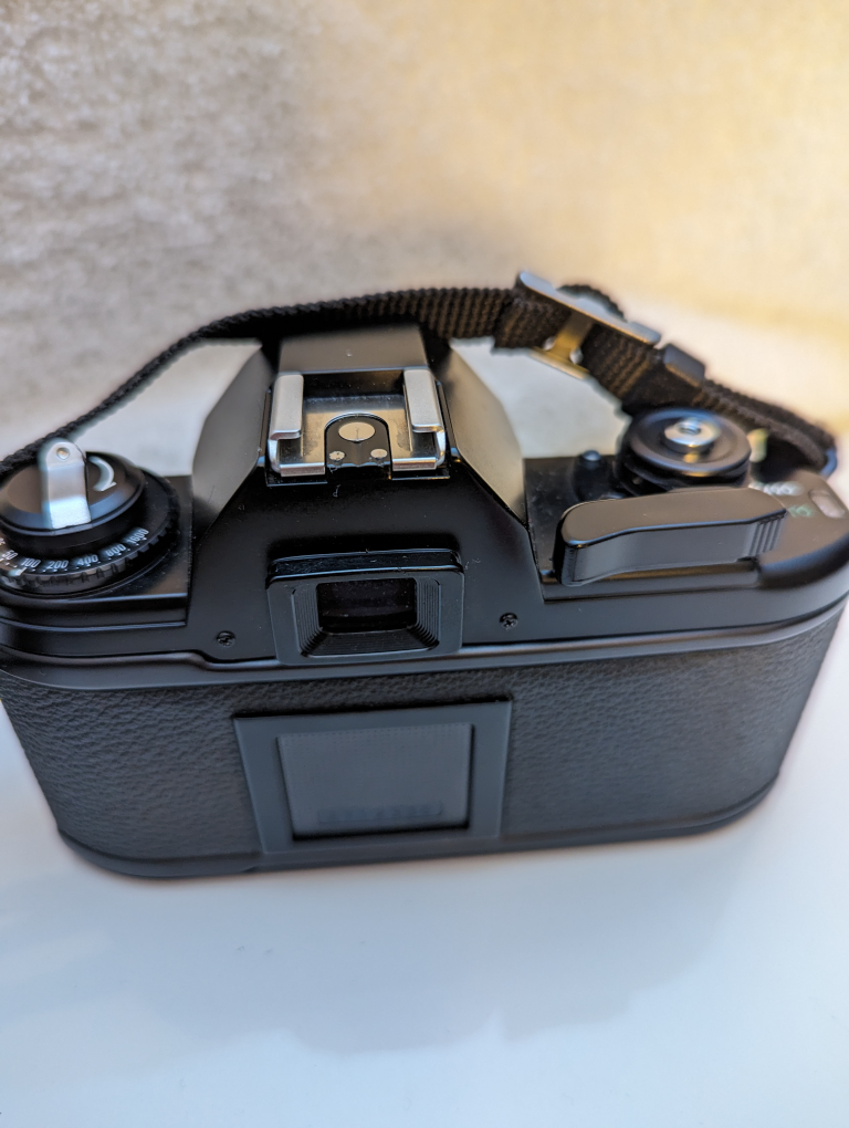 The Nikon EM SLR  35 mm film (SLR) image indicator(4)