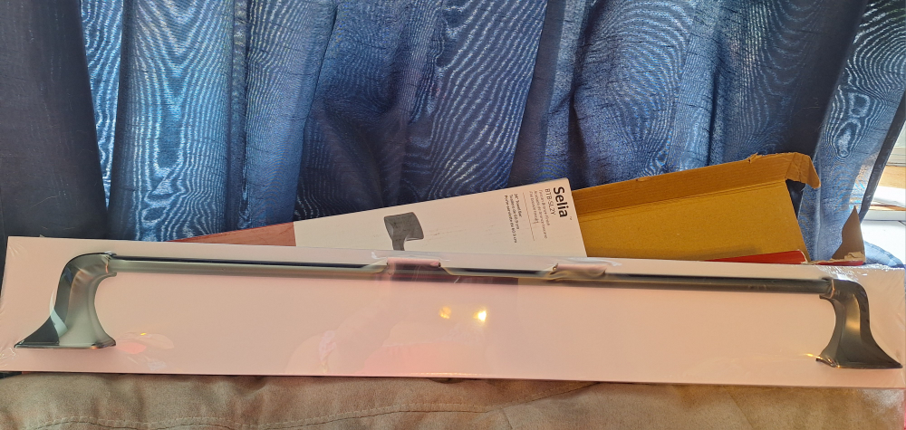 Pfister Selia 24" Towel Bar Rail Tuscan Bronze Finish image indicator(5)