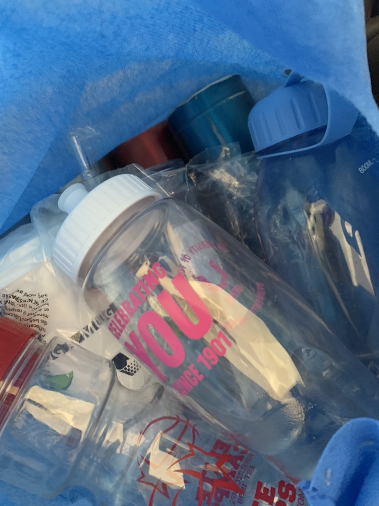 Free - 500 ml water bottles (4) and 3 Thermos metal ones