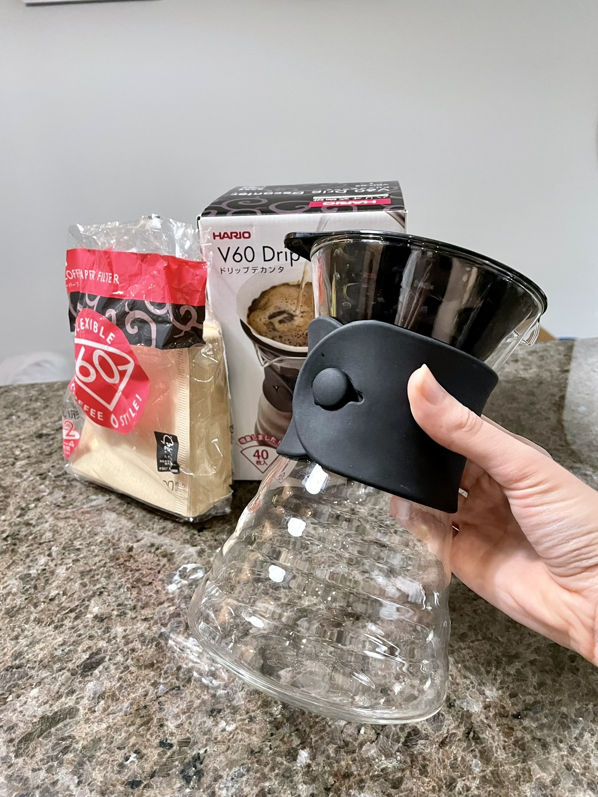 Hario V60 Drip Decanter (700ml/24oz) + filters thumbnail