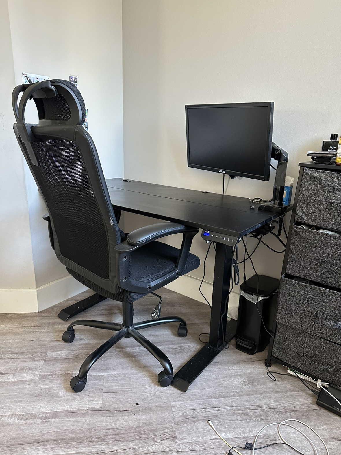 Height-adjusting desk (monitor, and chair