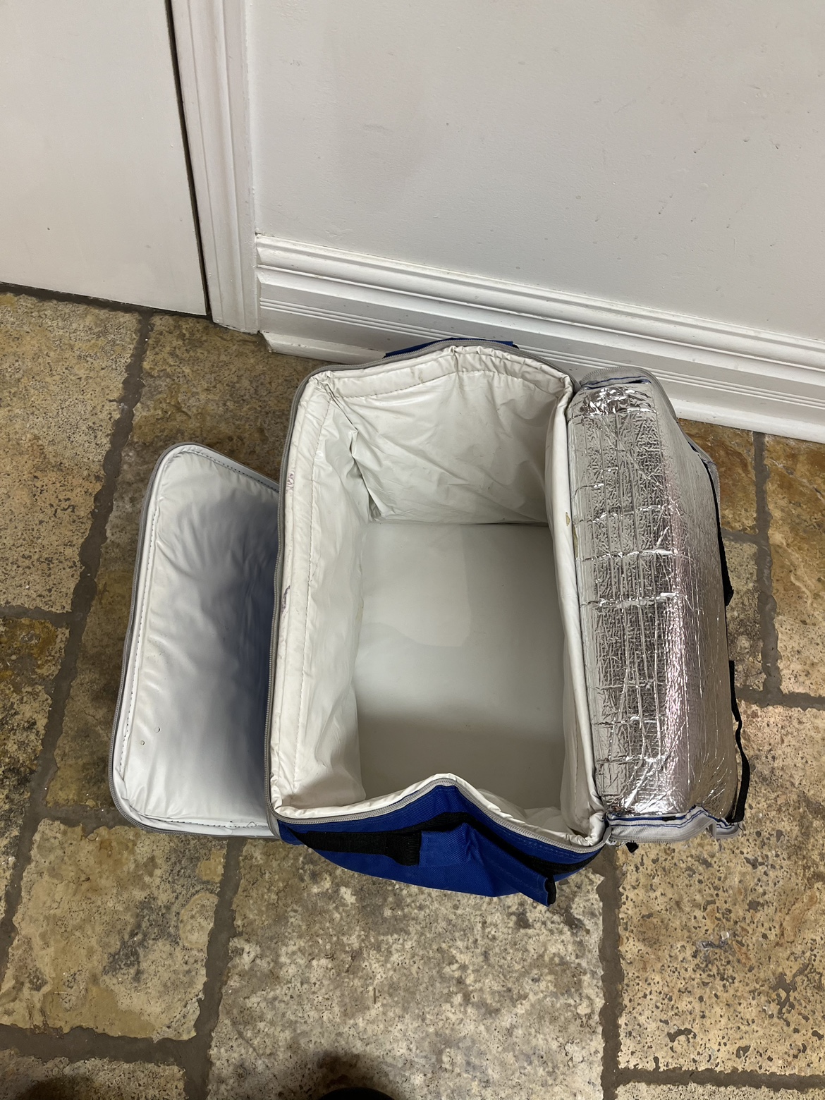 Blue Cooler Bag on Wheels & Grey Thermos image indicator(5)