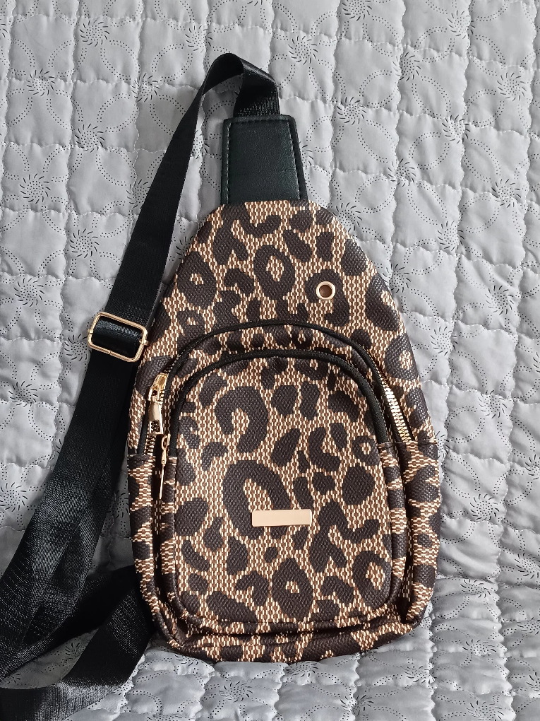NEW Leopard Pattern Crossbody Bag image indicator(3)
