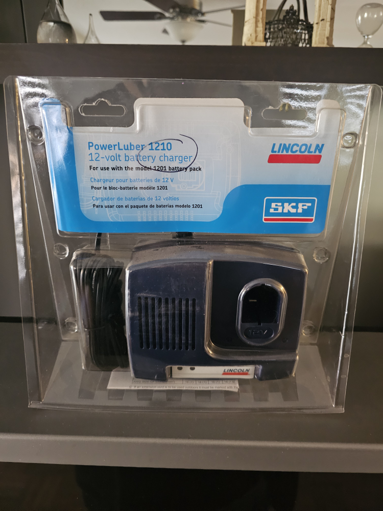 Lincoln Lubrication 1210 110 Volt One-Hour Fast Charger