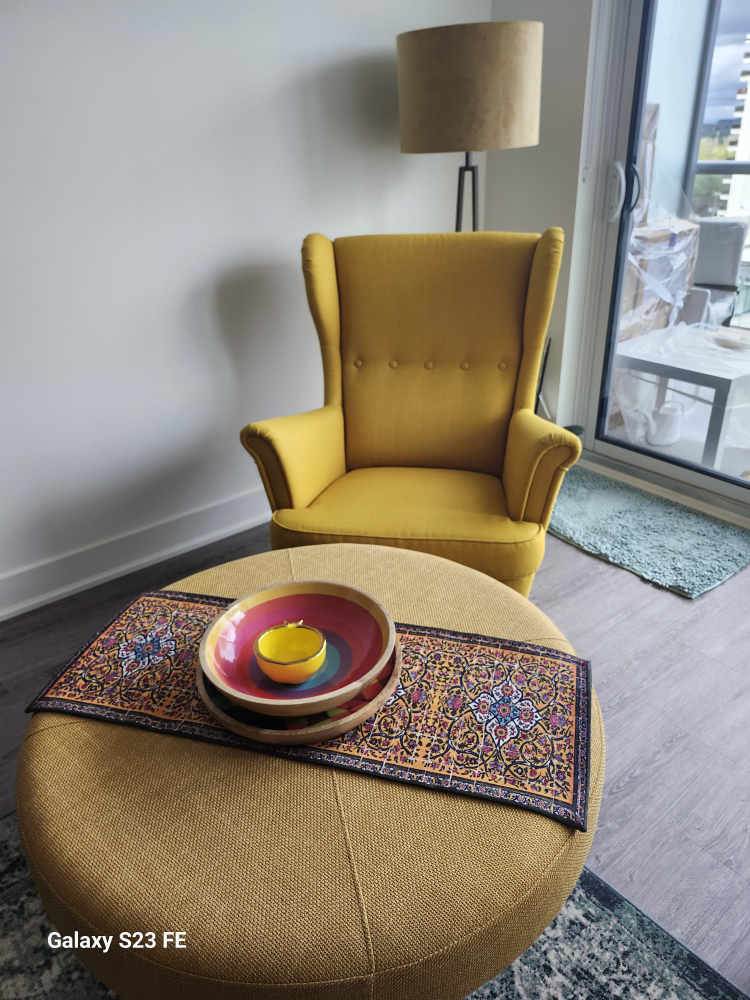 Pretty yellow  armchair+Coffee table image indicator(3)