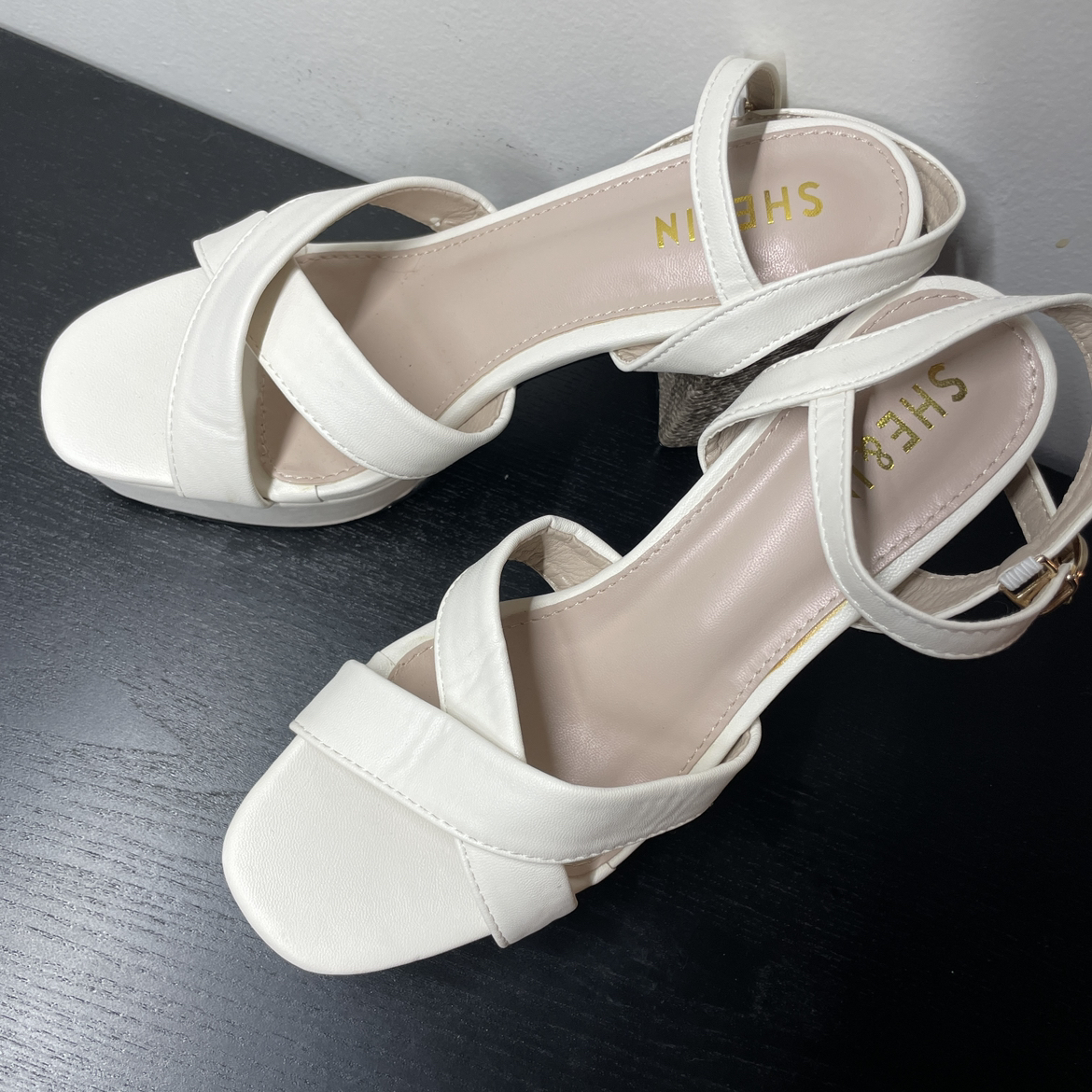 NEW Shein cross strap chunky heels (size EUR37) image indicator(3)