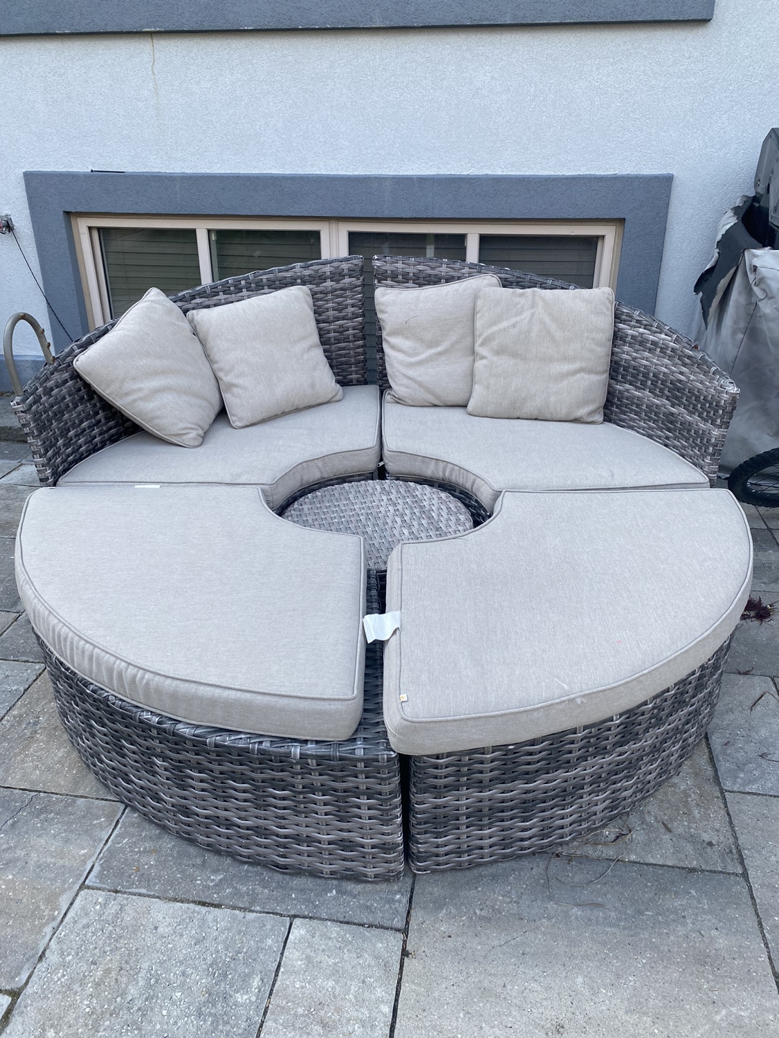 4 pc outdoor wicker daybed