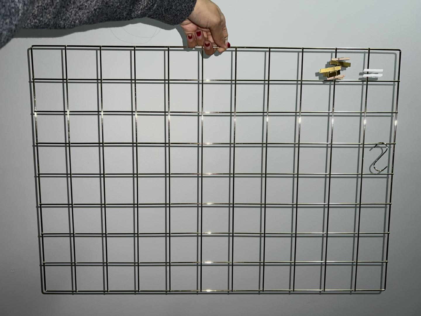 Decorative Gold Wall Grid 🥕