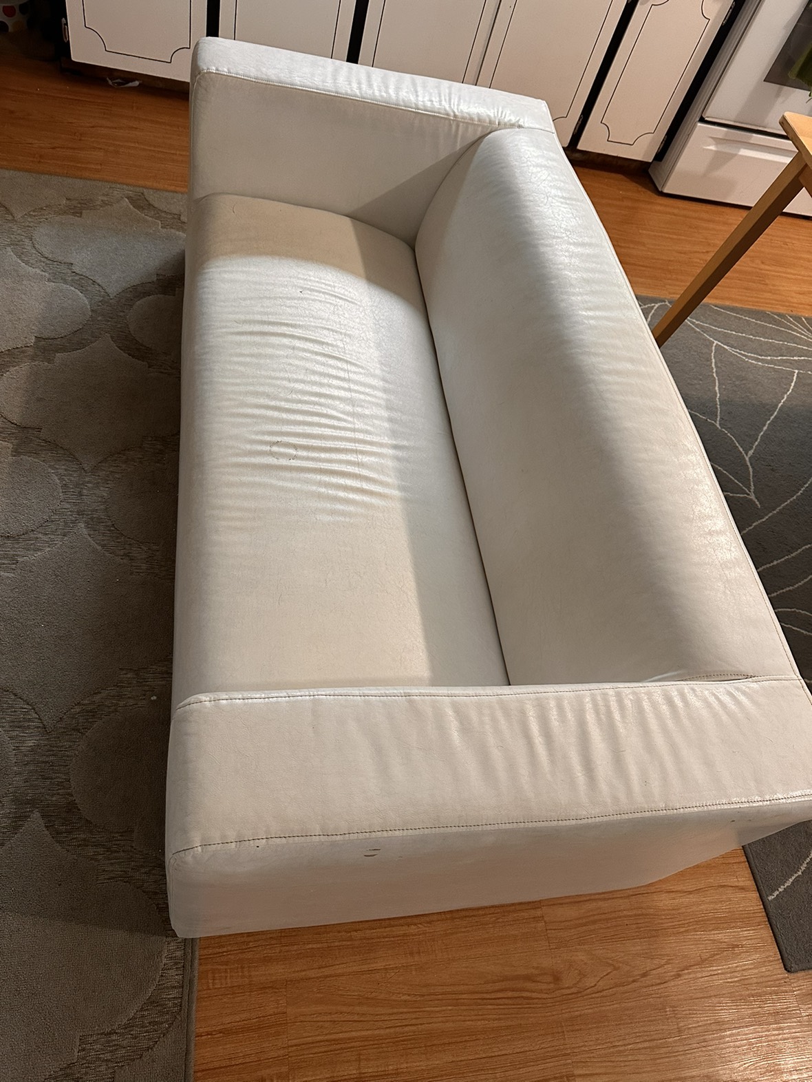 Couch - photo 4