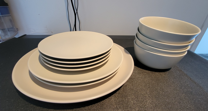 IKEA Dinnerware Set thumbnail