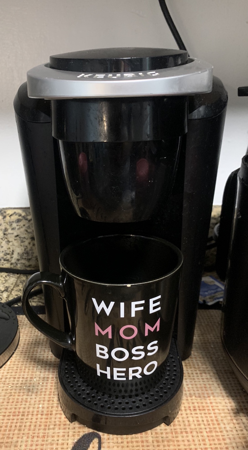 KEURIG coffee machine - photo 2