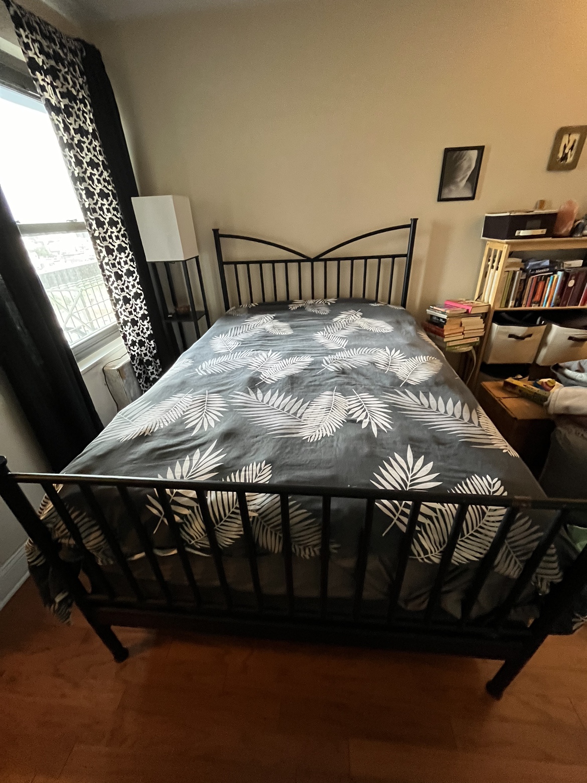 Full size bed