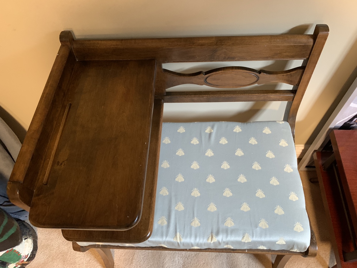 Vintage Telephone Table image indicator(3)