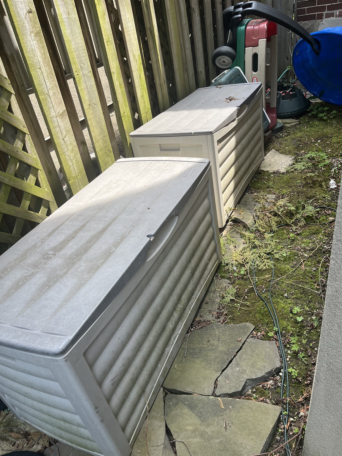 Suncast storage shed - photo 2