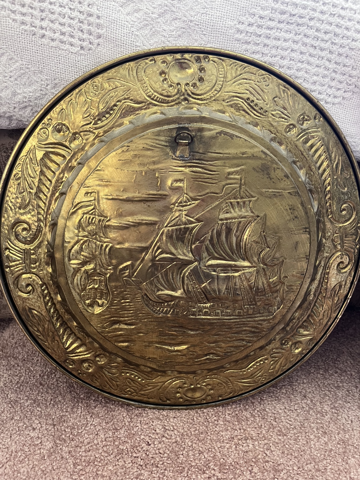 Vintage 14” brass decor plate. - photo 3