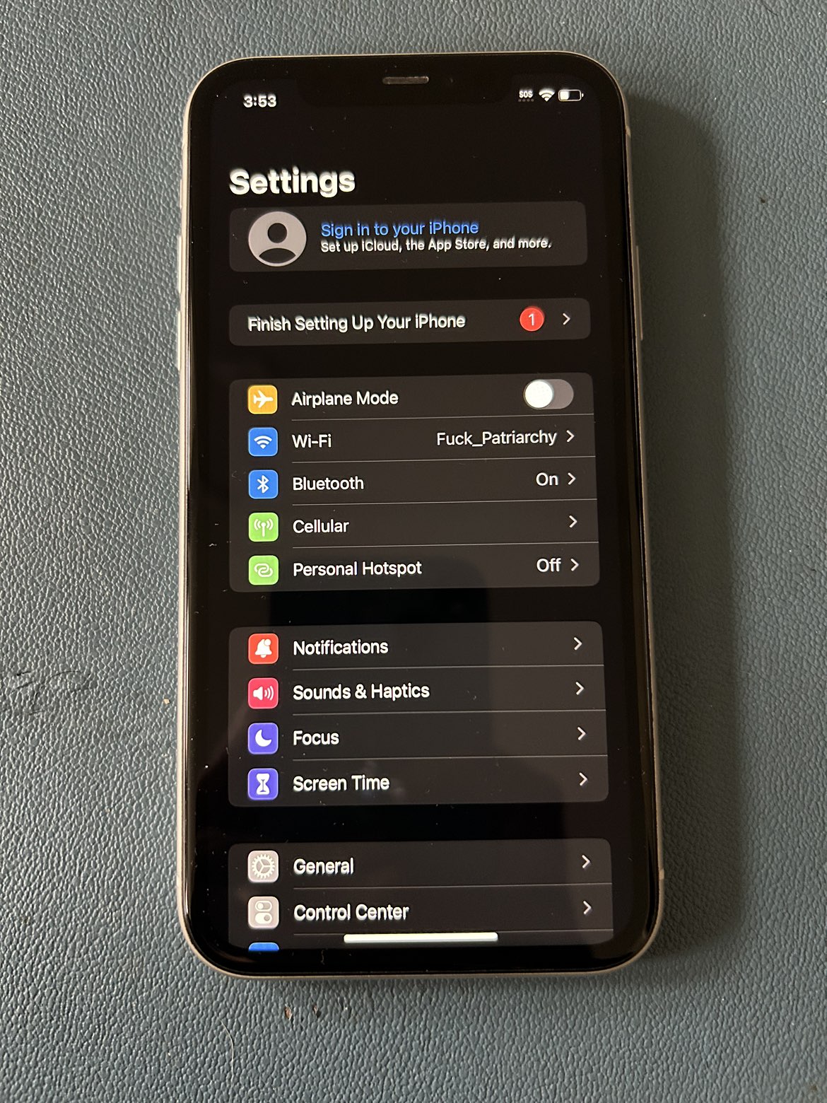 Iphone 11 - White 128GB Unlocked - photo 4