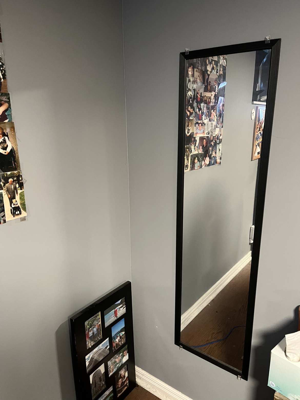 Wall mirror