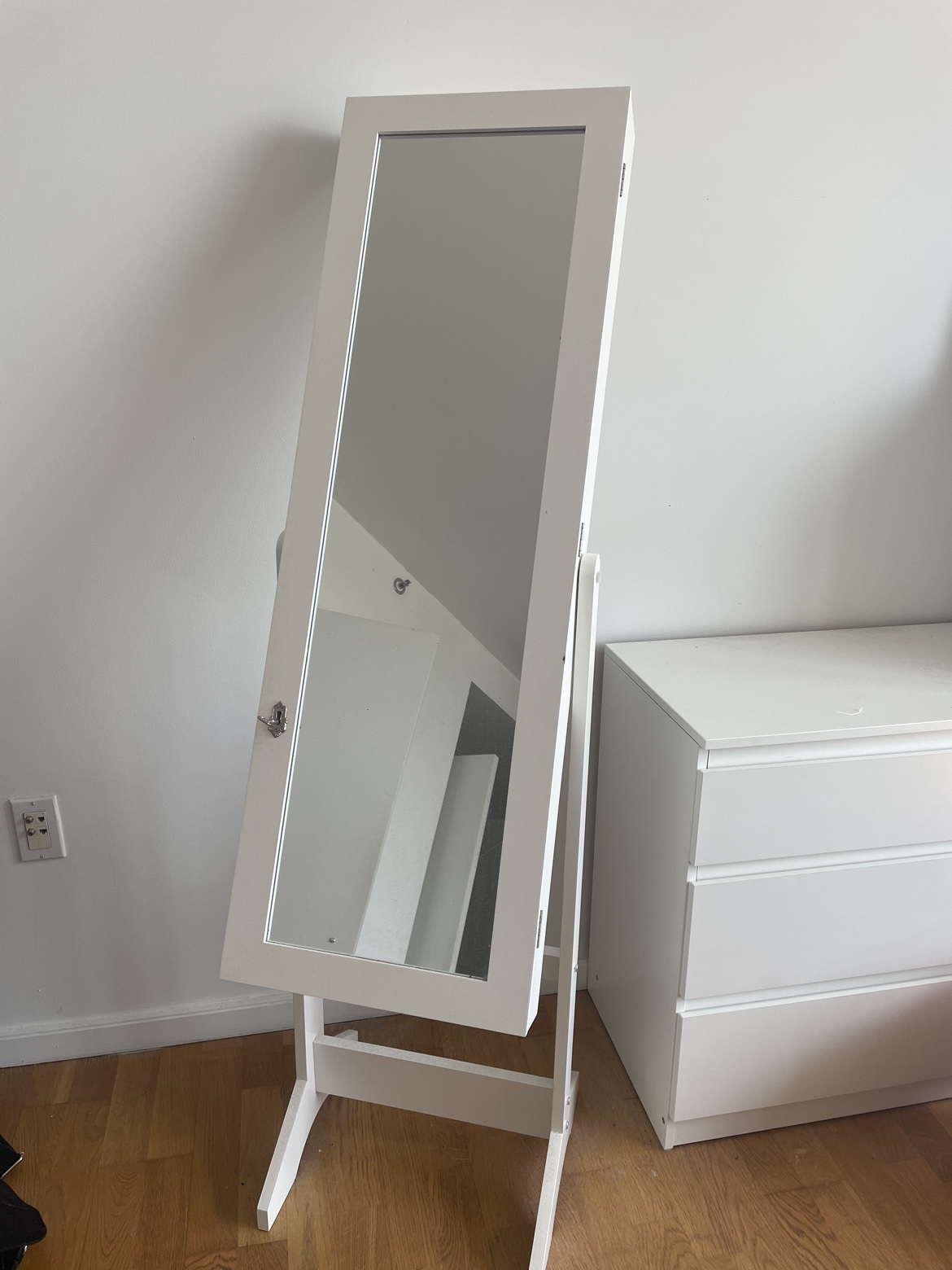 Mirror w/storage
