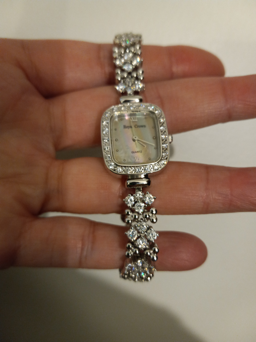 new quartz watch Swiss movement