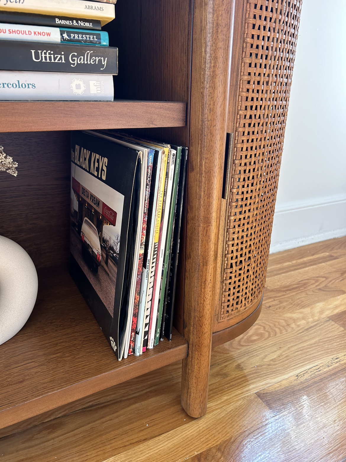 Media Console - photo 2