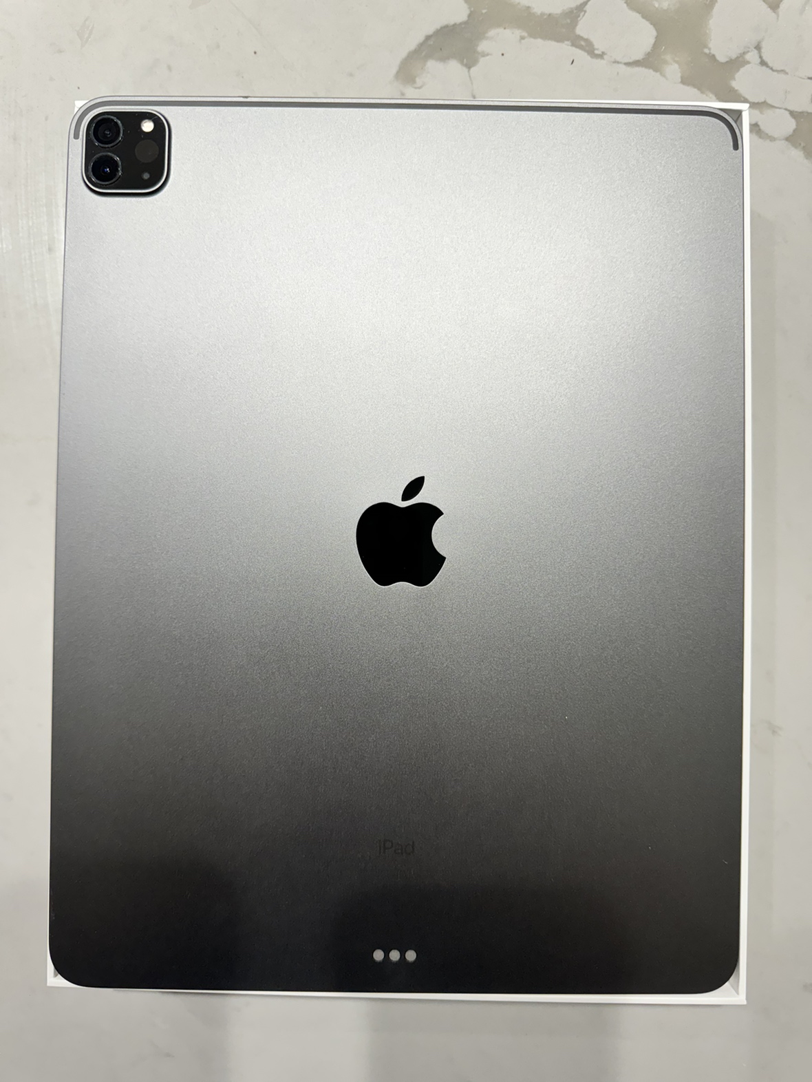 Apple iPad Pro 12.9" (5th Gen) - Open Box & lightly used