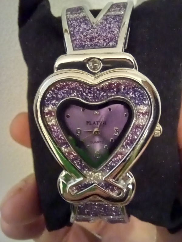 quartz cuff watch (new,) image indicator(3)