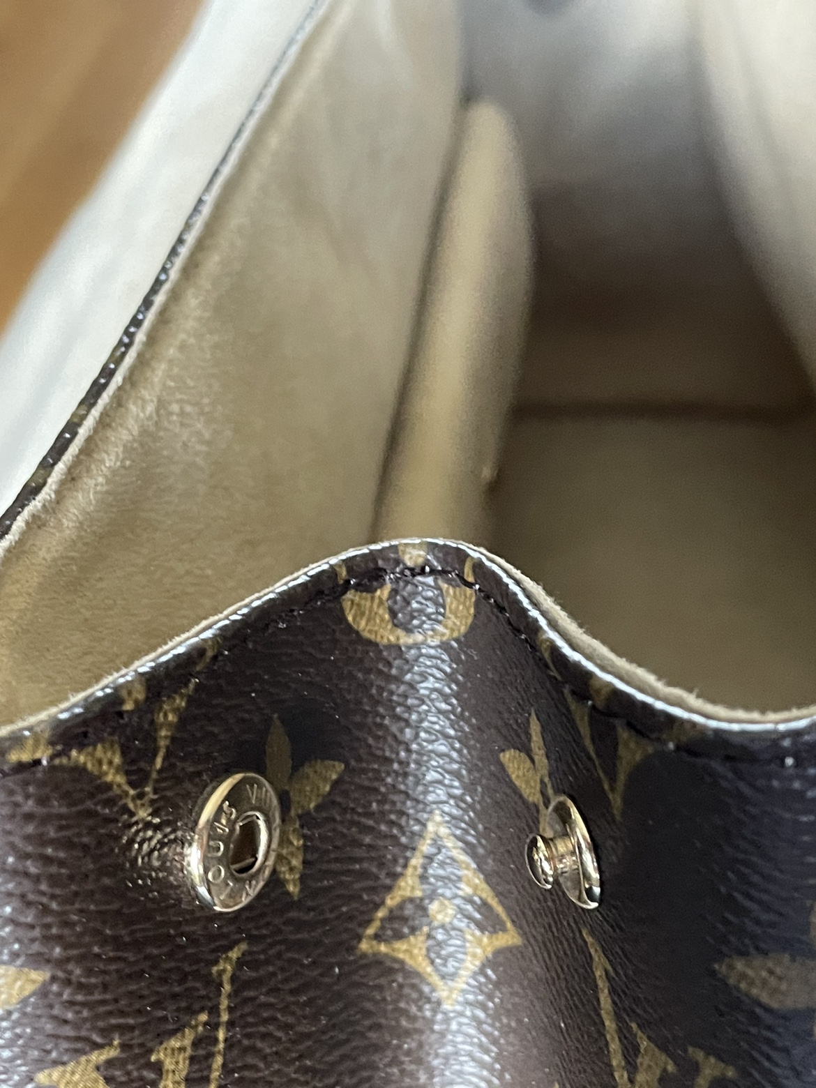 Louis Vuitton Beverly Shoulder Bag - photo 3