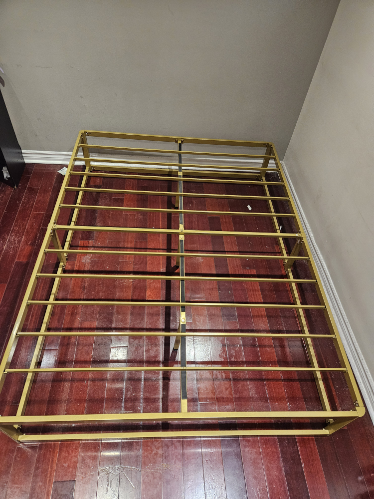 Metal Bed frame - Queen - photo 3