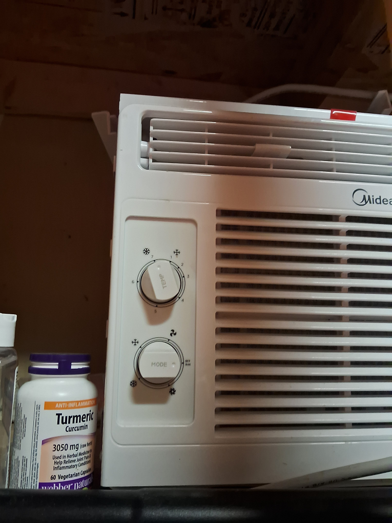 window air conditioner - photo 2